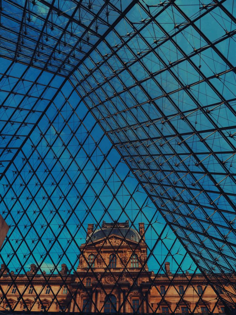 Glas-Pyramide Louvre