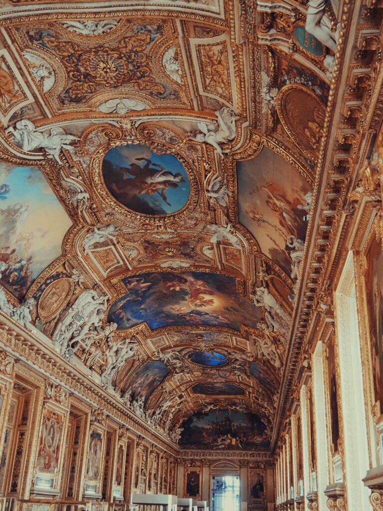 Das Kronen-Zimmer Louvre Museum